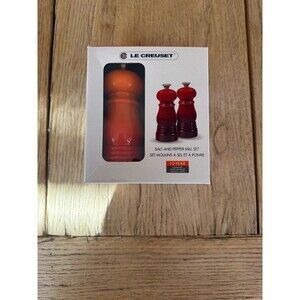 NEW Le Creuset Petite Salt And Pepper Mill Set Flame Orange